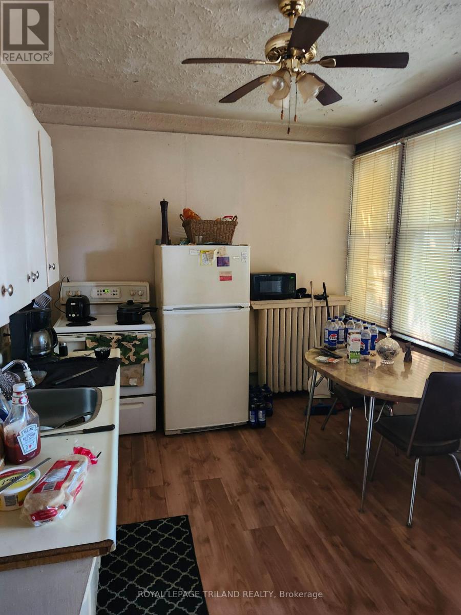 92 Moore Street N, St. Thomas, Ontario  N5R 3W5 - Photo 19 - X12221423