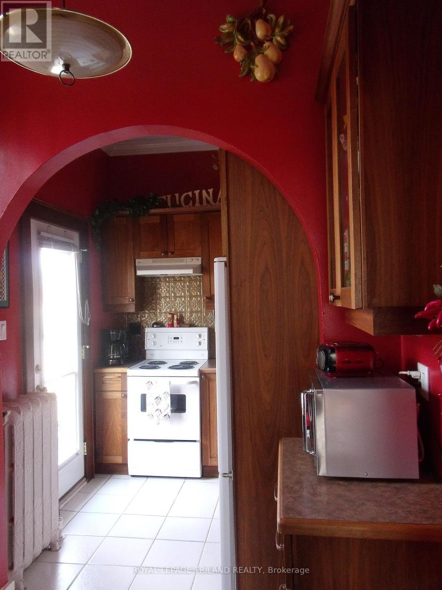 92 Moore Street N, St. Thomas, Ontario  N5R 3W5 - Photo 30 - X12221423