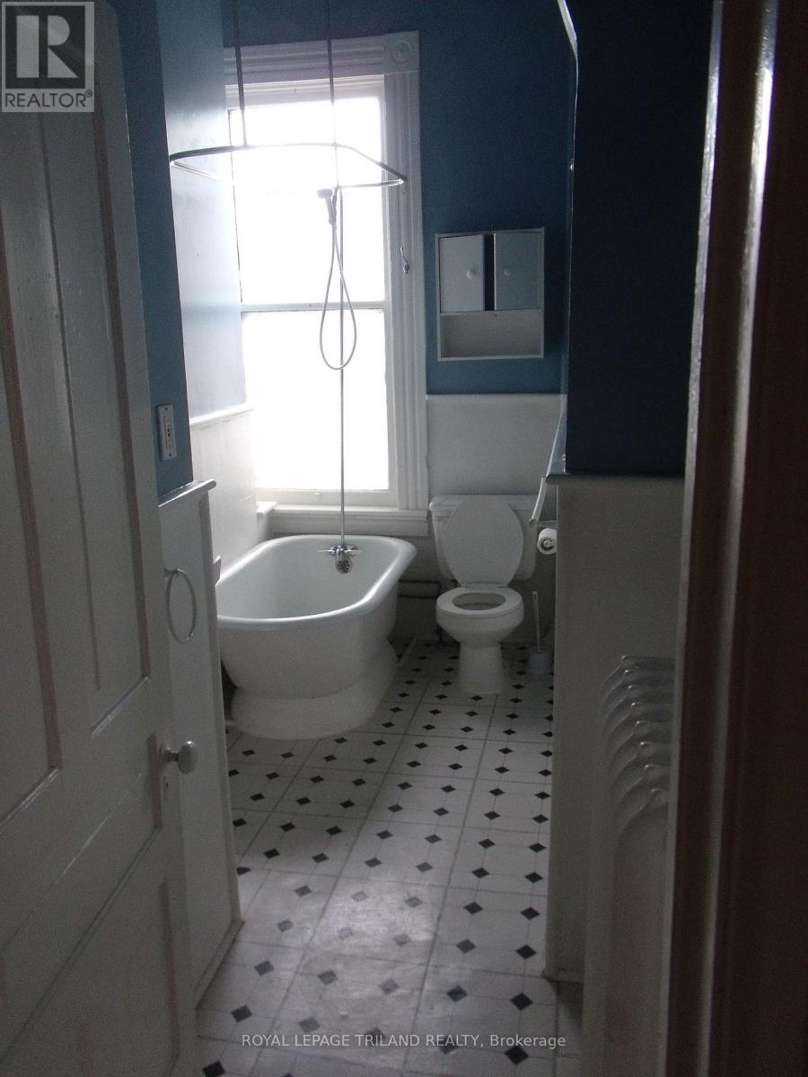 92 Moore Street N, St. Thomas, Ontario  N5R 3W5 - Photo 28 - X12221423