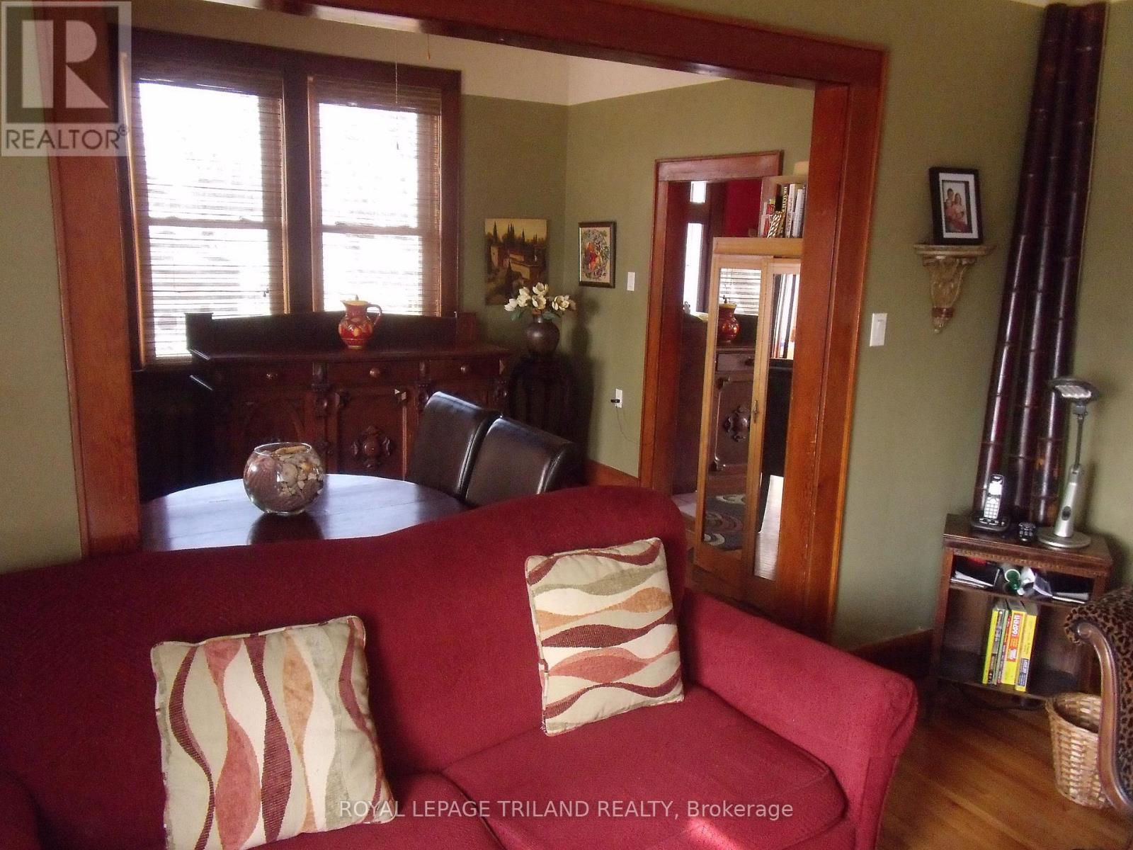 92 Moore Street N, St. Thomas, Ontario  N5R 3W5 - Photo 32 - X12221423