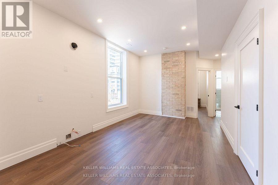 54 Stewart Street, Toronto, Ontario  M5V 1H6 - Photo 10 - C12230982