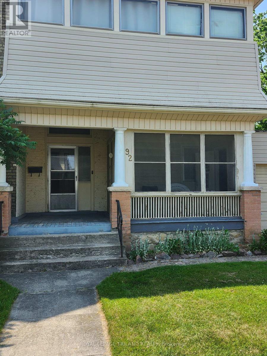 92 Moore Street N, St. Thomas, Ontario  N5R 3W5 - Photo 3 - X12221423