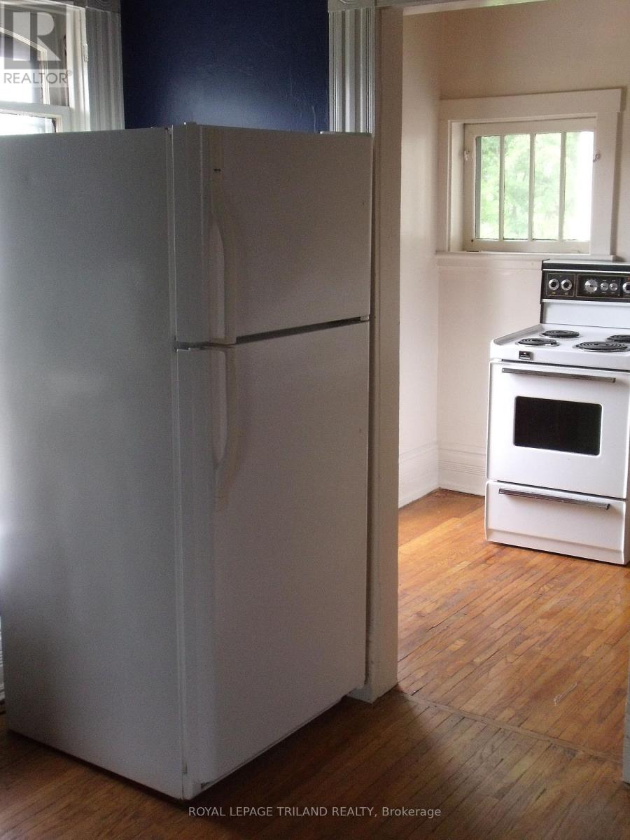 92 Moore Street N, St. Thomas, Ontario  N5R 3W5 - Photo 27 - X12221423