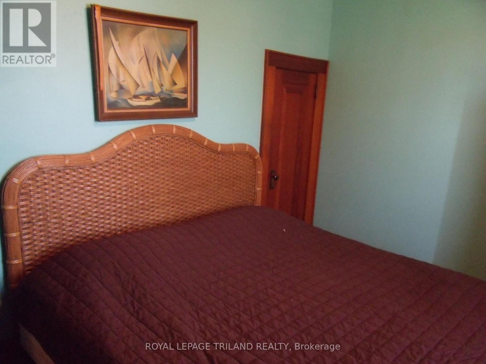 92 Moore Street N, St. Thomas, Ontario  N5R 3W5 - Photo 36 - X12221423