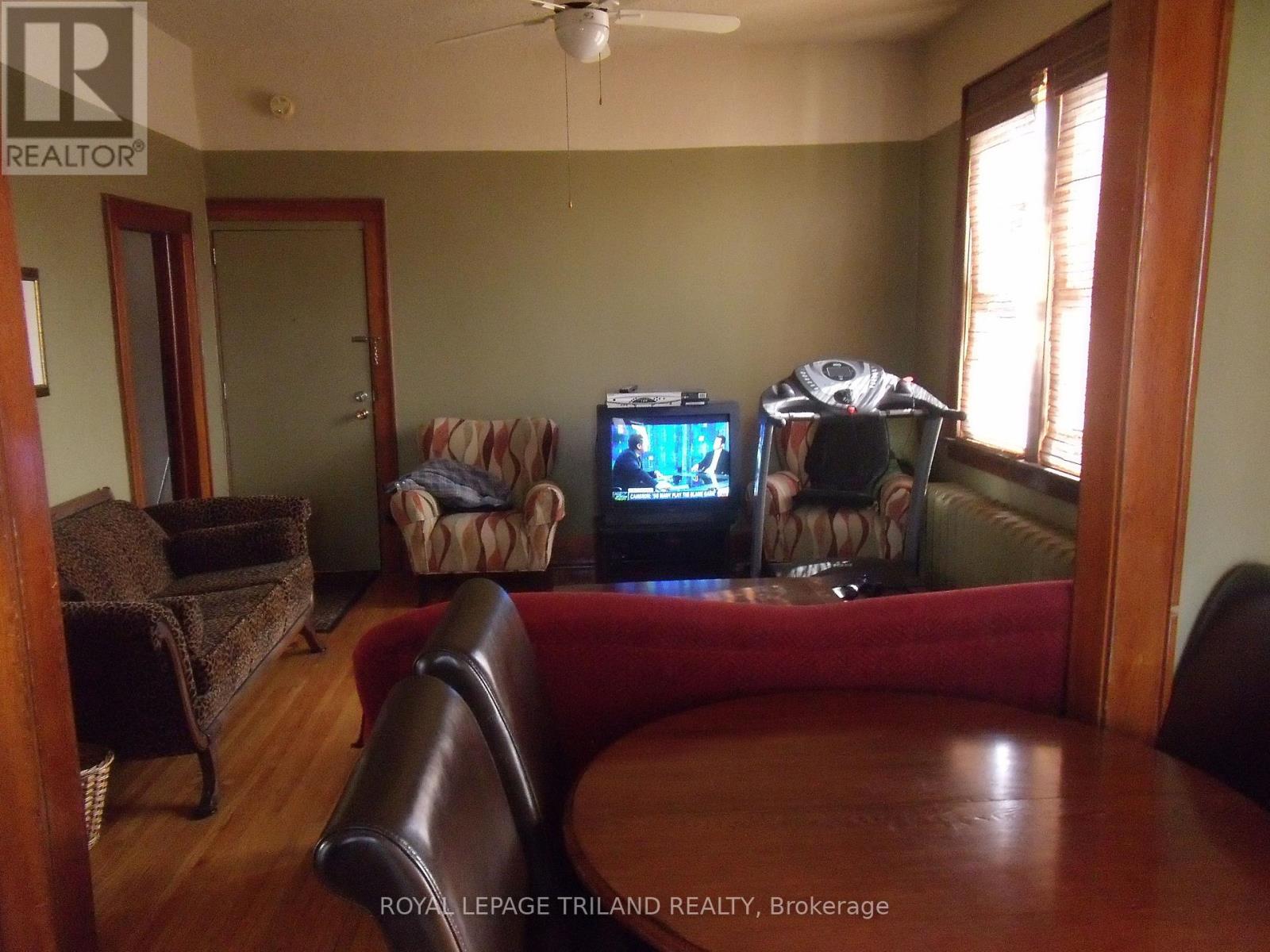 92 Moore Street N, St. Thomas, Ontario  N5R 3W5 - Photo 35 - X12221423