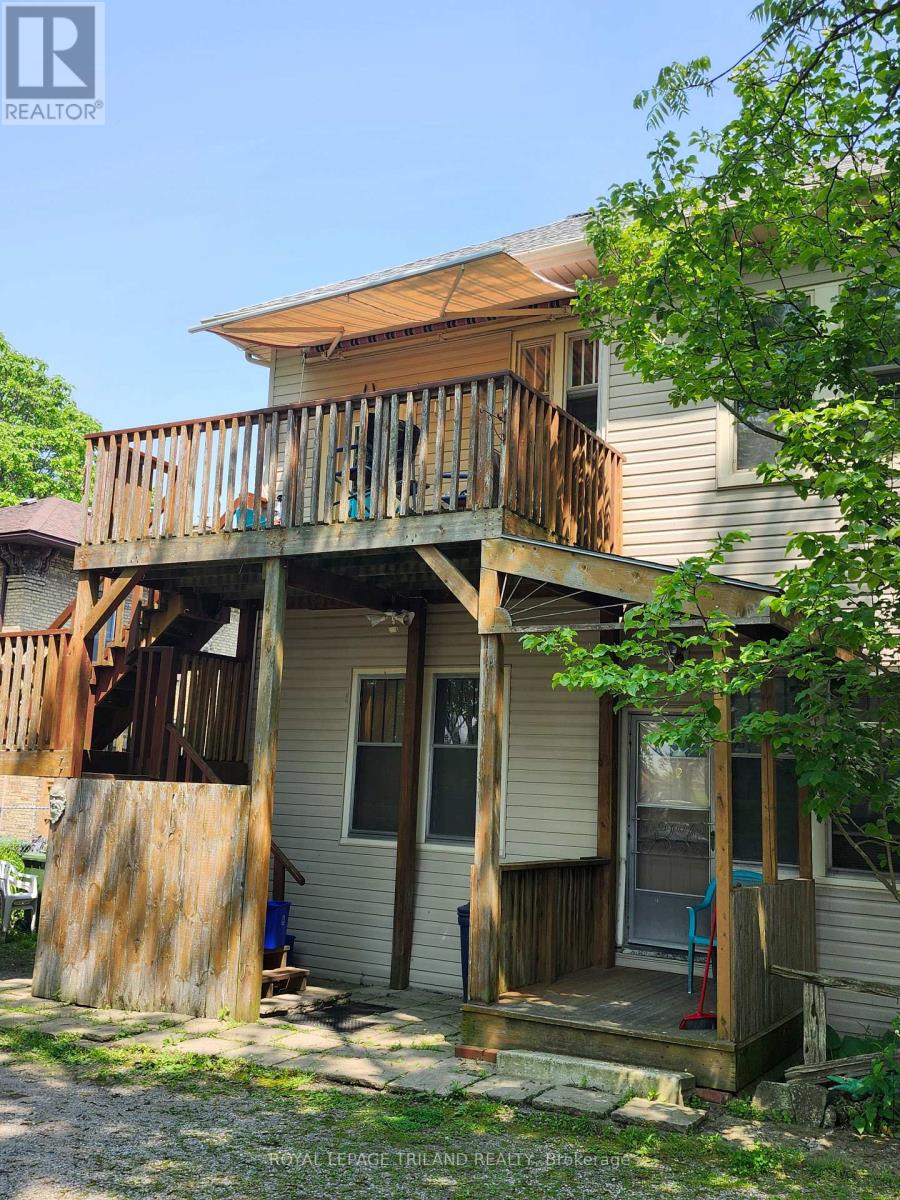 92 Moore Street N, St. Thomas, Ontario  N5R 3W5 - Photo 7 - X12221423