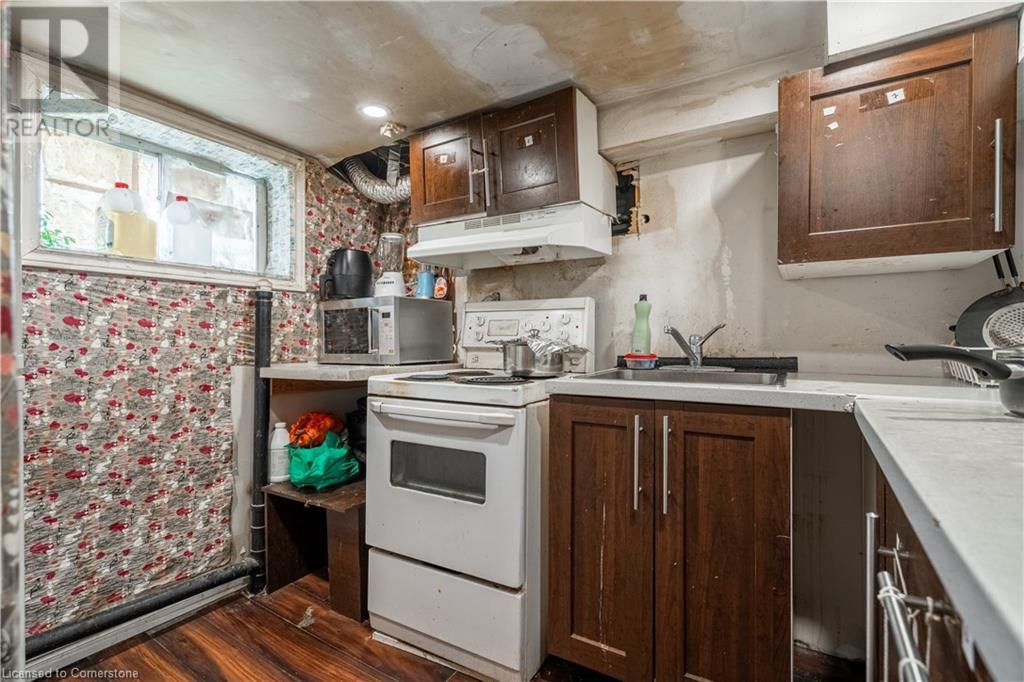 241 West 5th Street, Hamilton, Ontario  L9C 3N8 - Photo 8 - 40742659