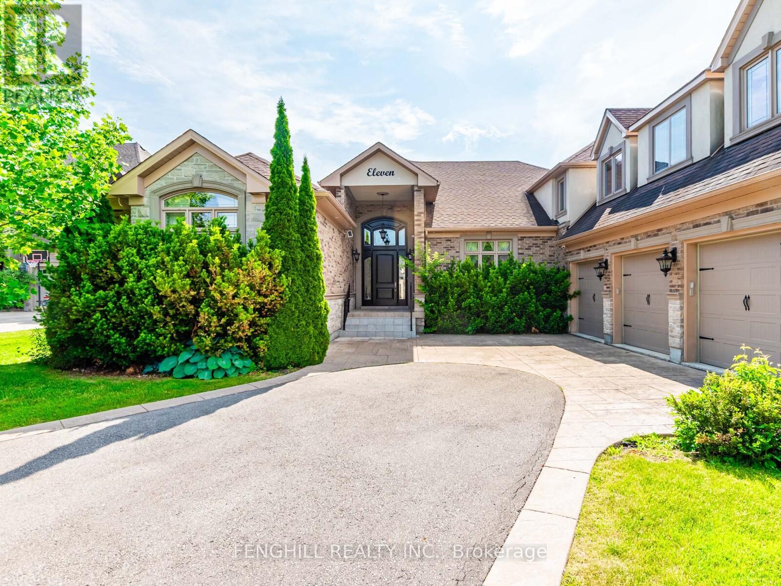 Property at 11 MACLEOD ESTATE COURT image 2