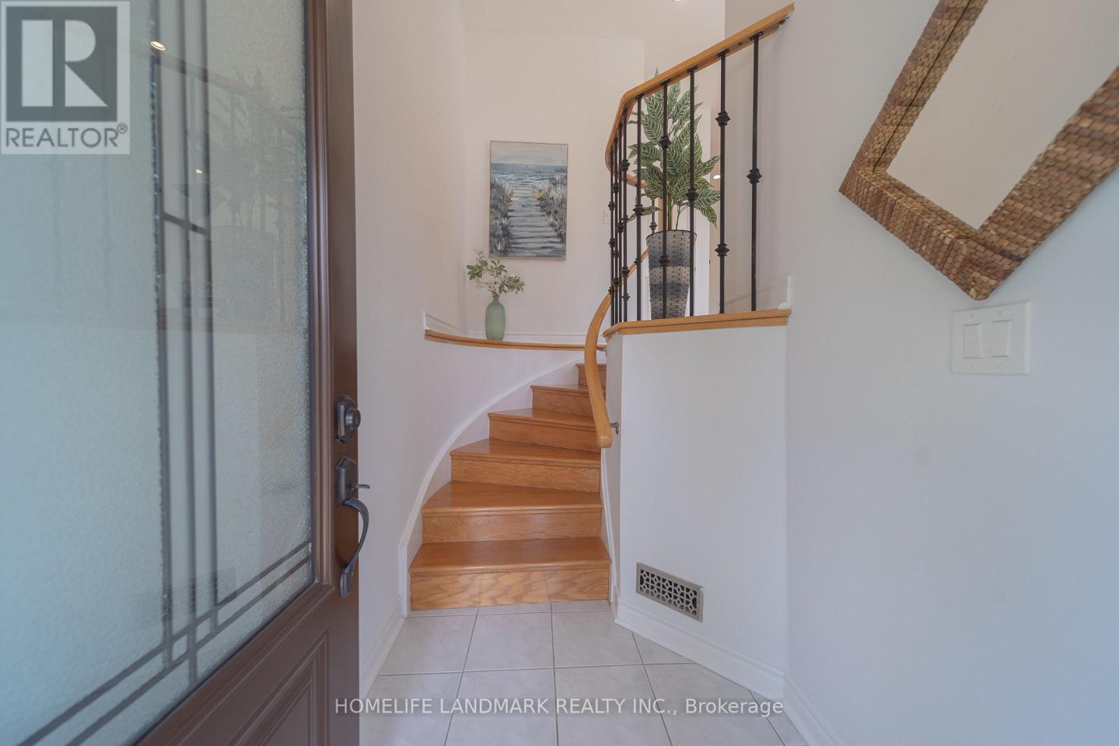 Property at 71 ORCHARD HILL BOULEVARD image 3