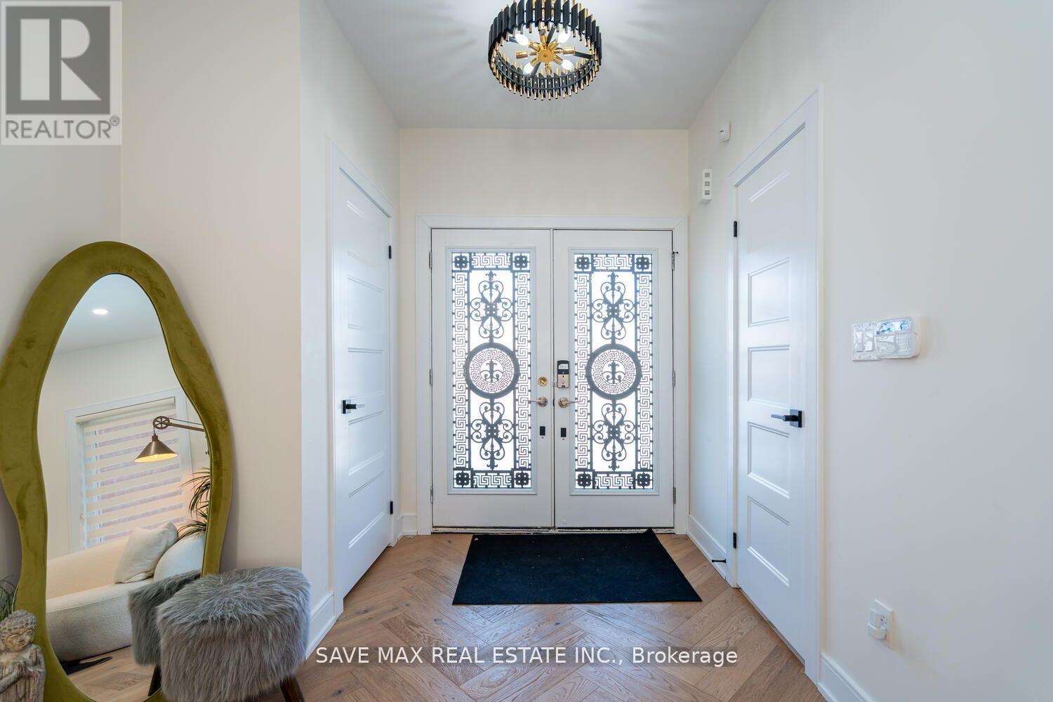 Property at 233 VALLEYWAY DRIVE image 5