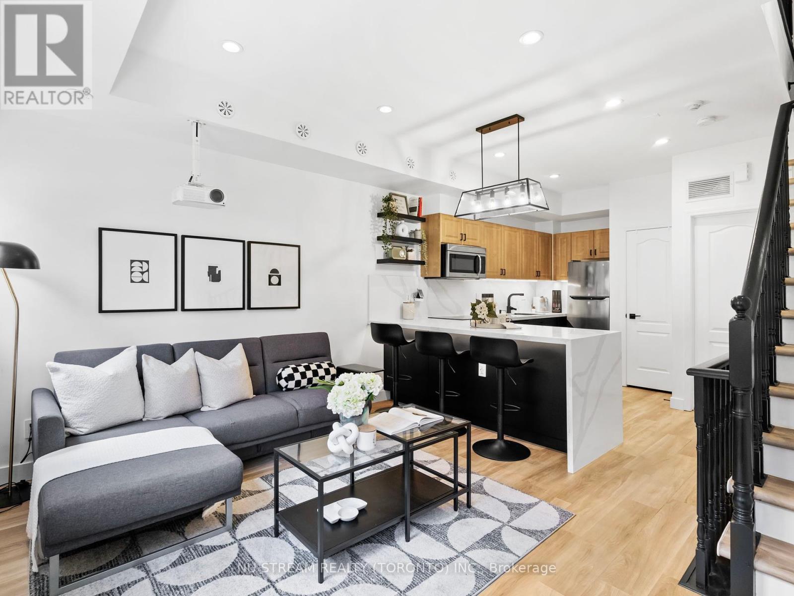 Property at 15 - 873 WILSON AVENUE image 1