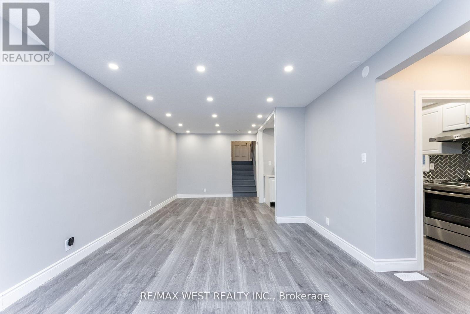 Upper - 368 Fountain Street, Cambridge, Ontario  N3H 1J3 - Photo 4 - X12231063