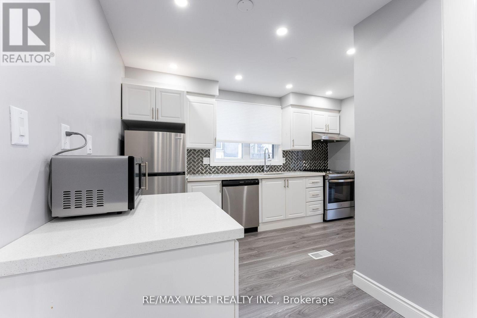Upper - 368 Fountain Street, Cambridge, Ontario  N3H 1J3 - Photo 8 - X12231063
