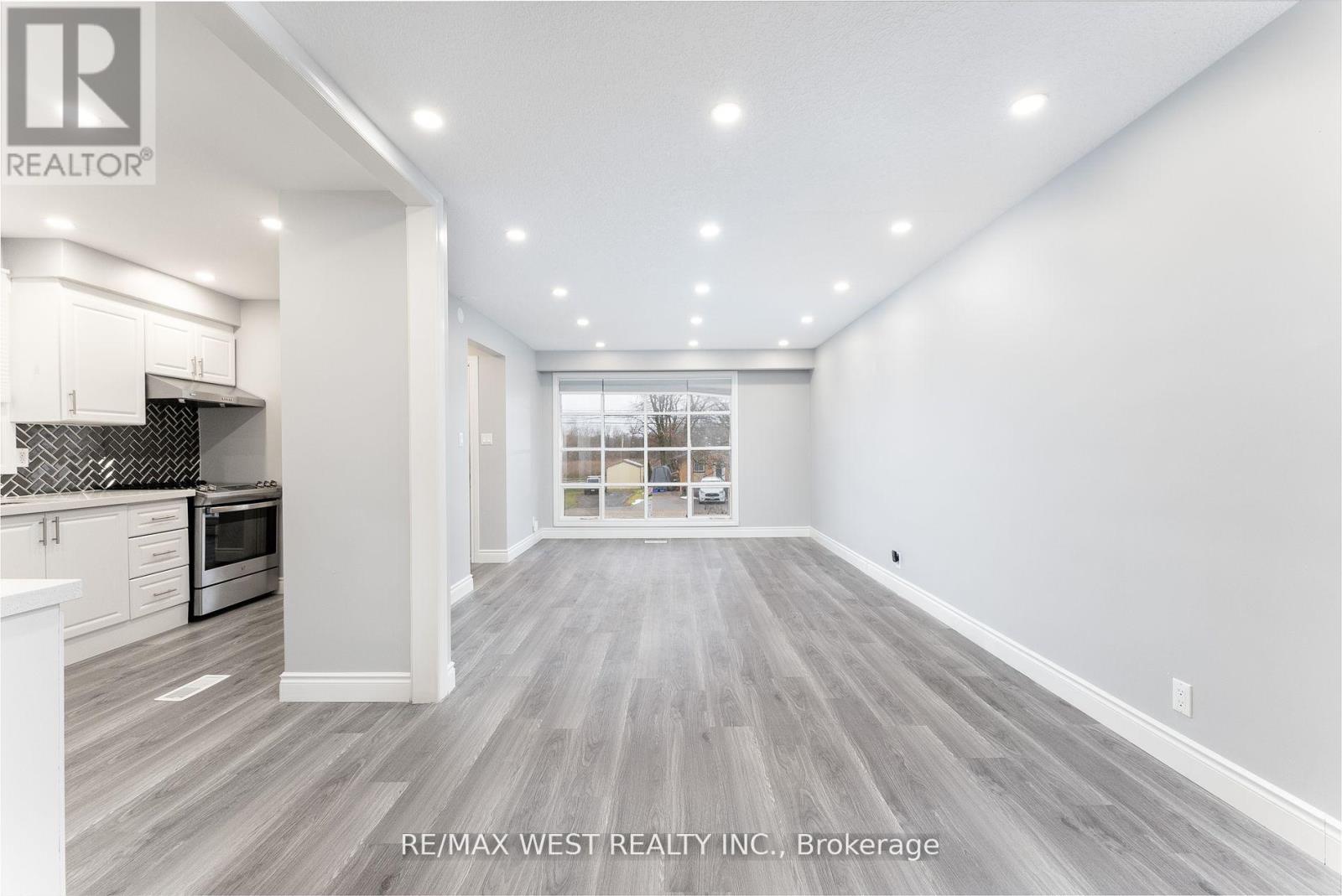 Upper - 368 Fountain Street, Cambridge, Ontario  N3H 1J3 - Photo 5 - X12231063