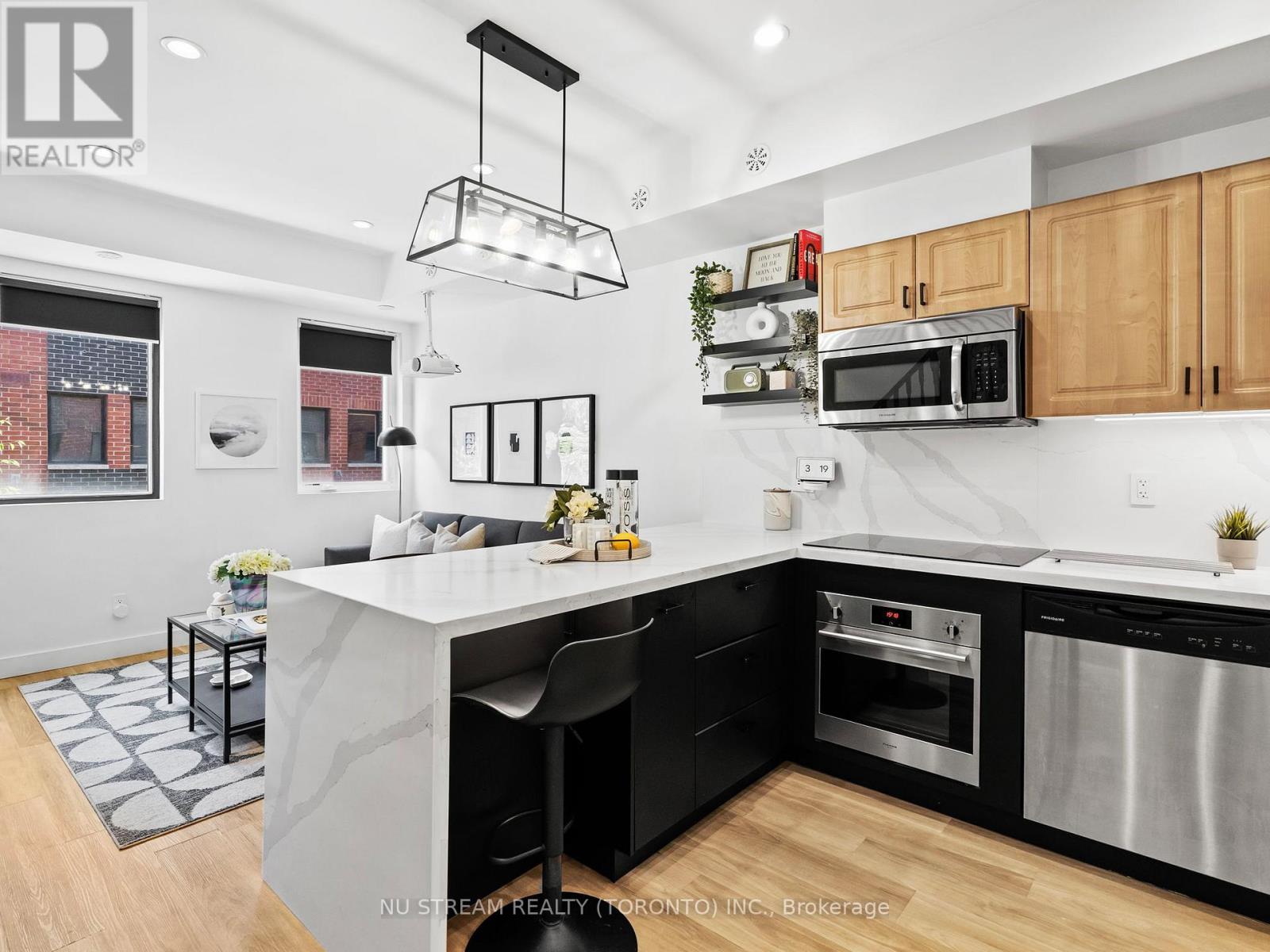 Property at 15 - 873 WILSON AVENUE image 4