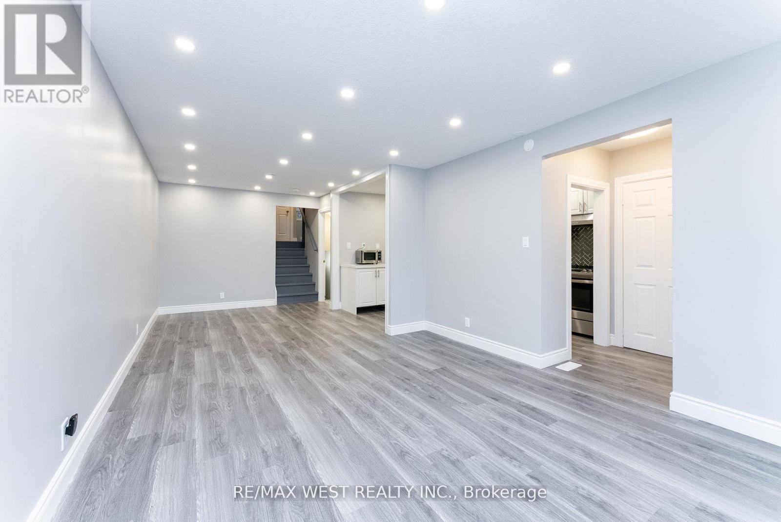 Upper - 368 Fountain Street, Cambridge, Ontario  N3H 1J3 - Photo 6 - X12231063