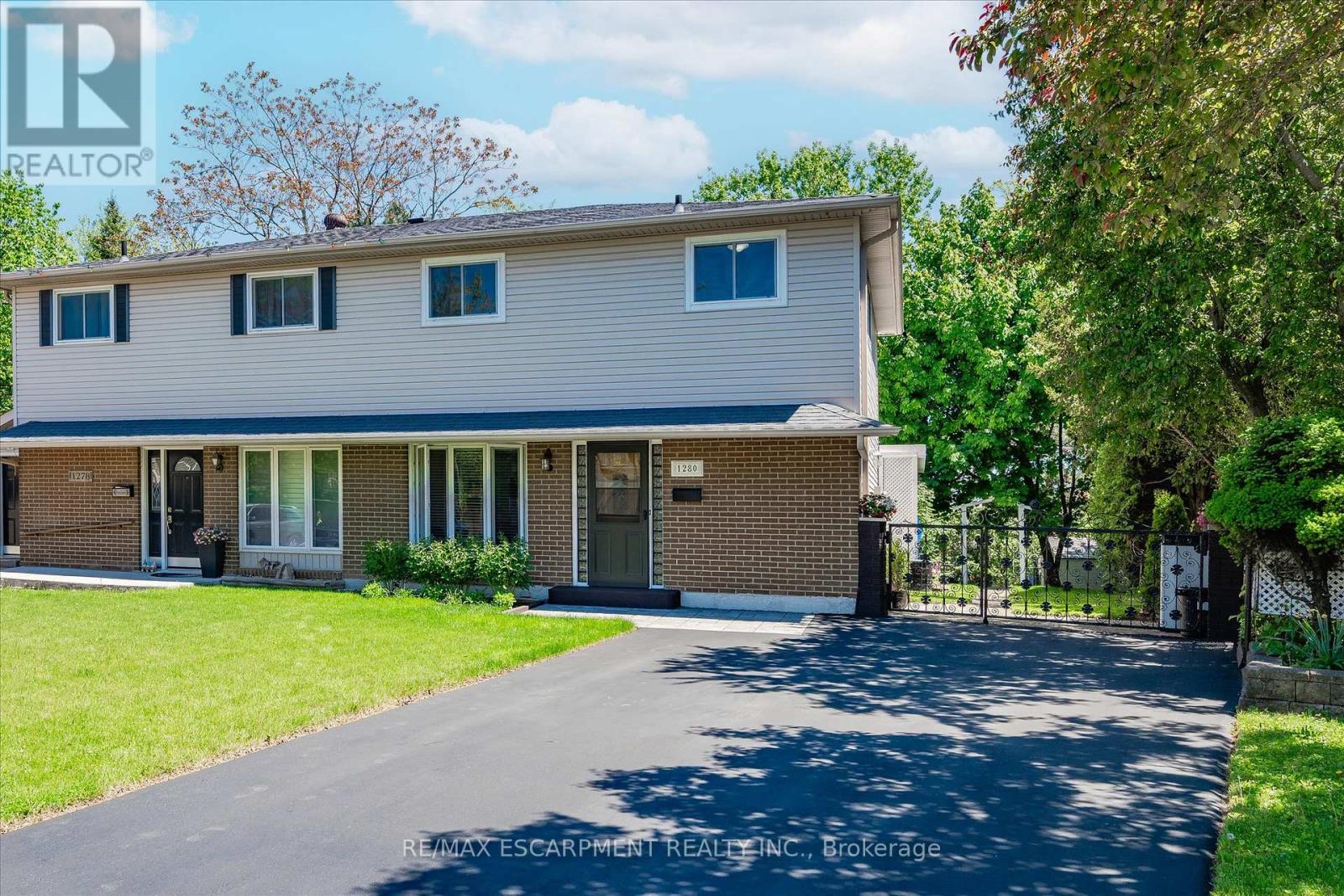 Property at 1280 CONSORT CRESCENT image 2