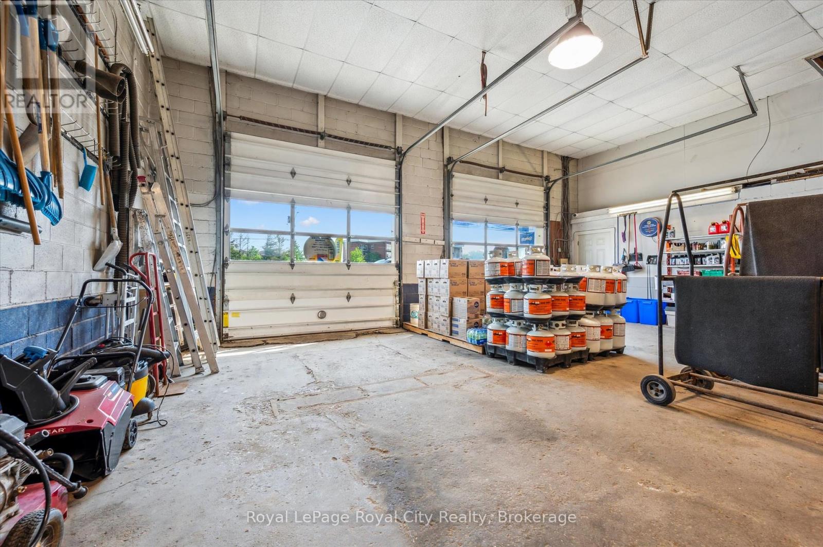 935 St. David Street N, Centre Wellington, Ontario  N1M 2W3 - Photo 9 - X12218775