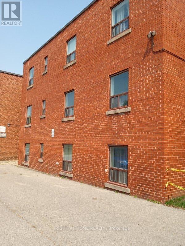 1020 O'connor Drive, Toronto (O'connor-Parkview), Ontario  M4B 2T3 - Photo 4 - E12231494