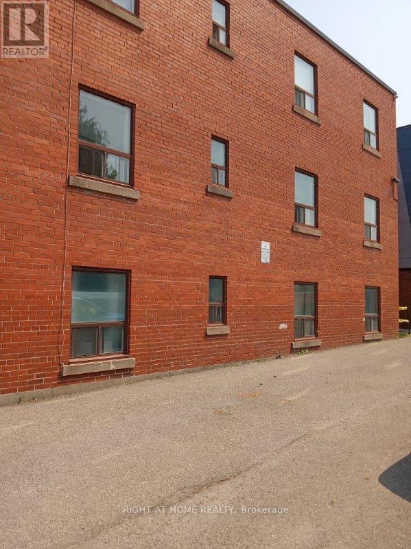 1020 O'connor Drive, Toronto (O'connor-Parkview), Ontario  M4B 2T3 - Photo 6 - E12231494