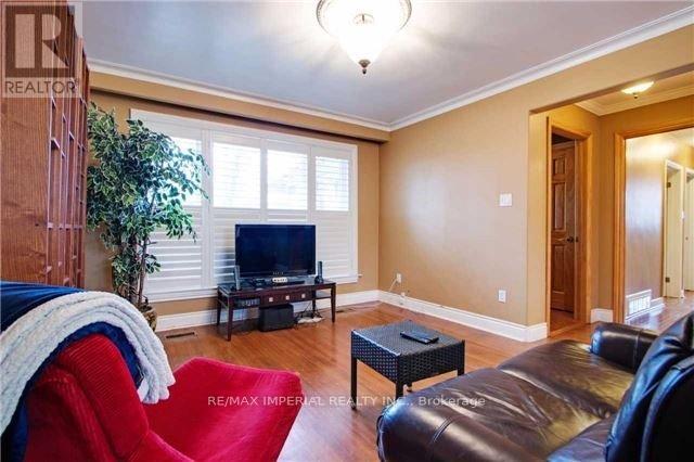 Property at 445 PALISER CRESCENT N image 3