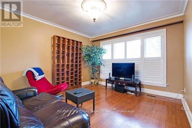 Property at 445 PALISER CRESCENT N image 4