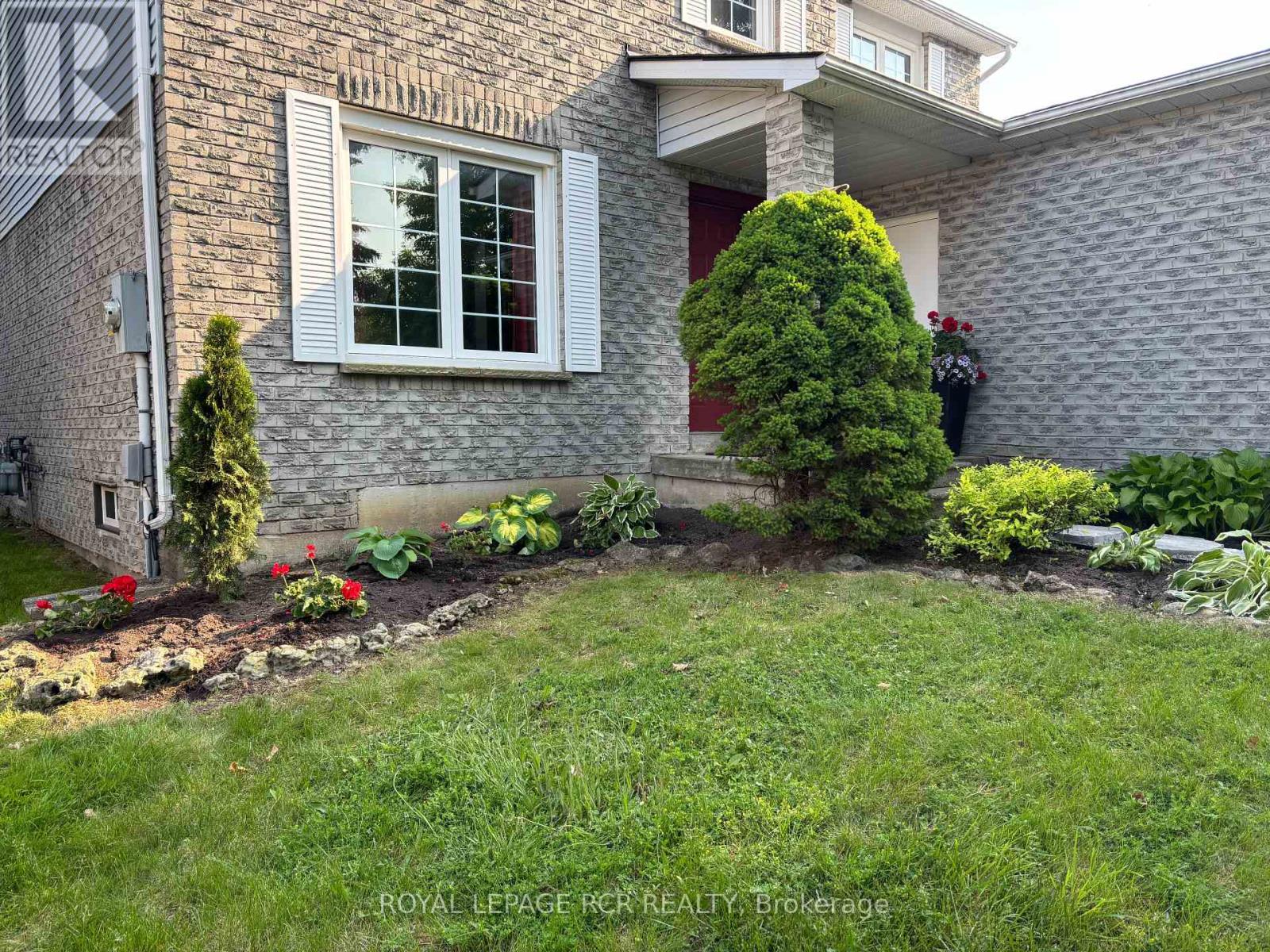 Property at 14 FORRESTWOOD CRESCENT image 3