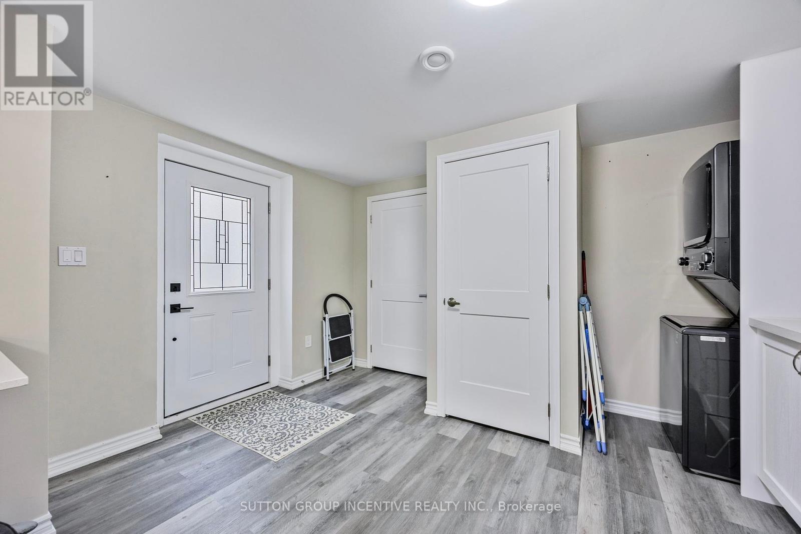 21 Beverly Street, Springwater (Elmvale), Ontario  L0L 1P0 - Photo 23 - S12231540