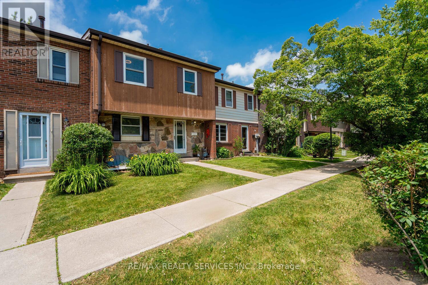 Property at 58 - 2825 GANANOQUE DRIVE image 4