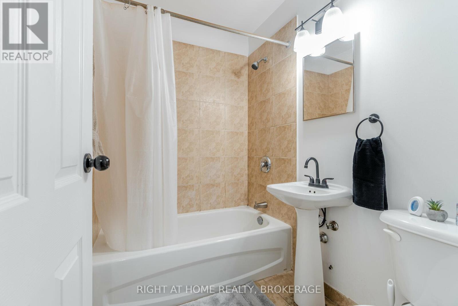 103 - 57 Mericourt Road, Hamilton, Ontario  L8S 2N5 - Photo 9 - X12231481