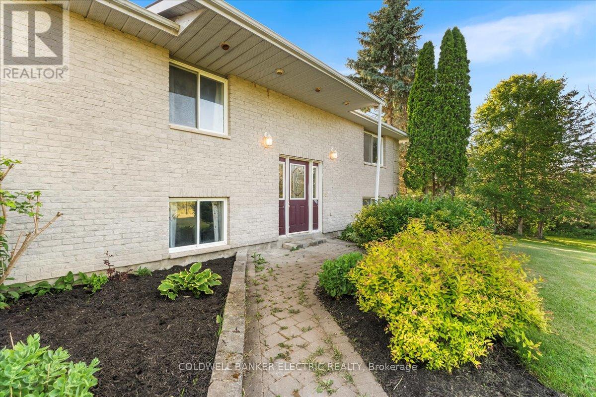 15 Mcintyre Road, Prince Edward County, Ontario  K0K 1A0 - Photo 3 - X12231905