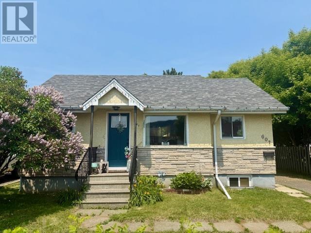 Property at 607 Francis ST W image 2