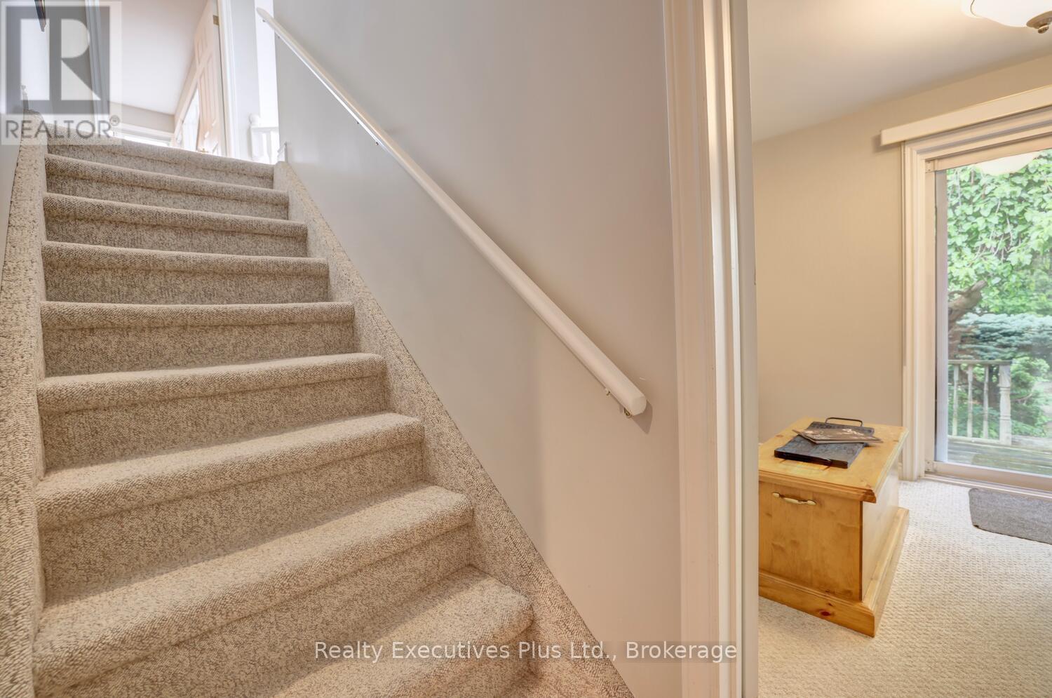 322 Pine Avenue, Oakville, Ontario  L6J 2J9 - Photo 25 - W12231803
