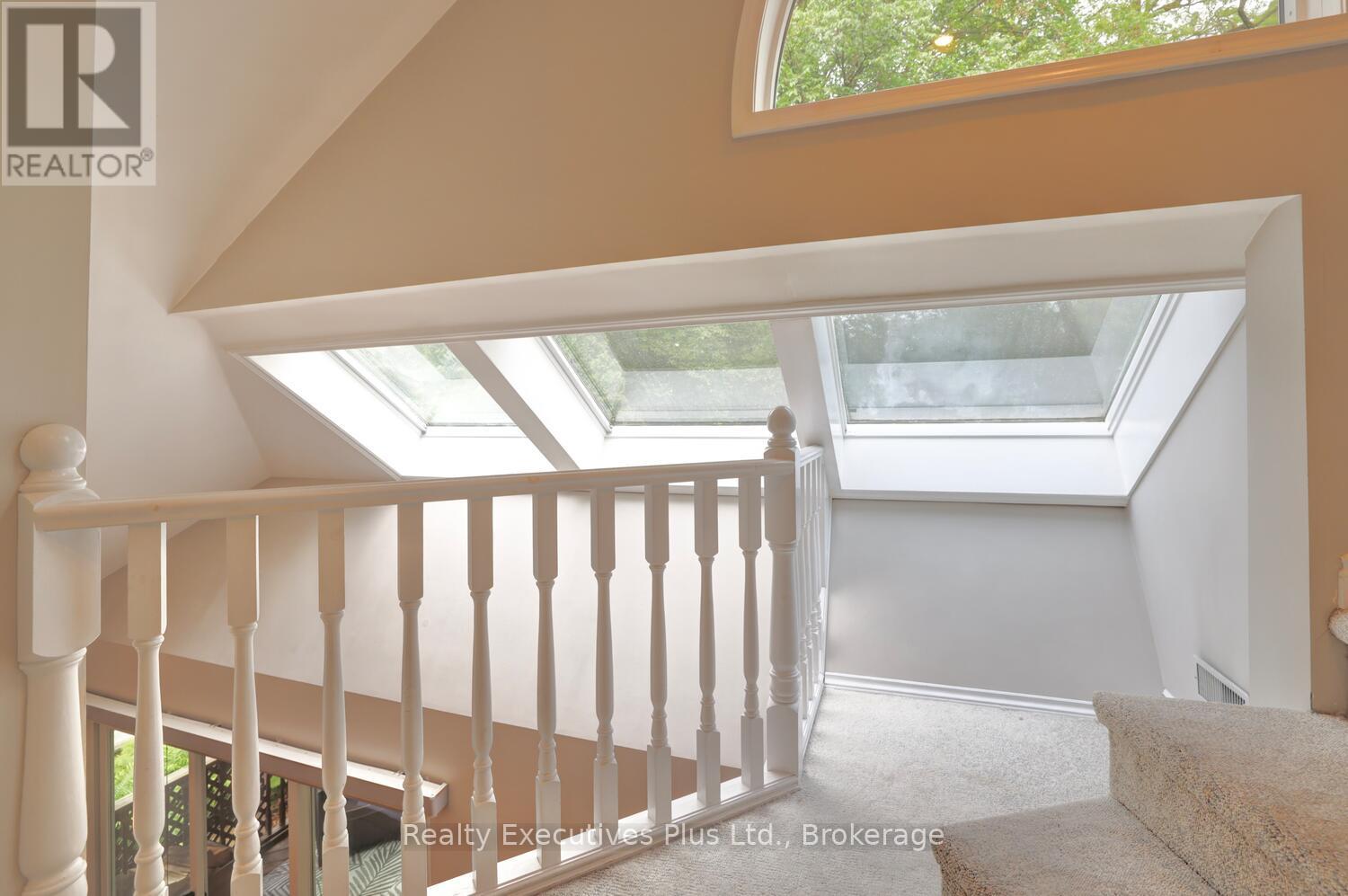 322 Pine Avenue, Oakville, Ontario  L6J 2J9 - Photo 26 - W12231803