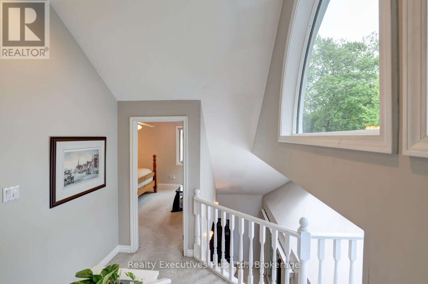 322 Pine Avenue, Oakville, Ontario  L6J 2J9 - Photo 29 - W12231803