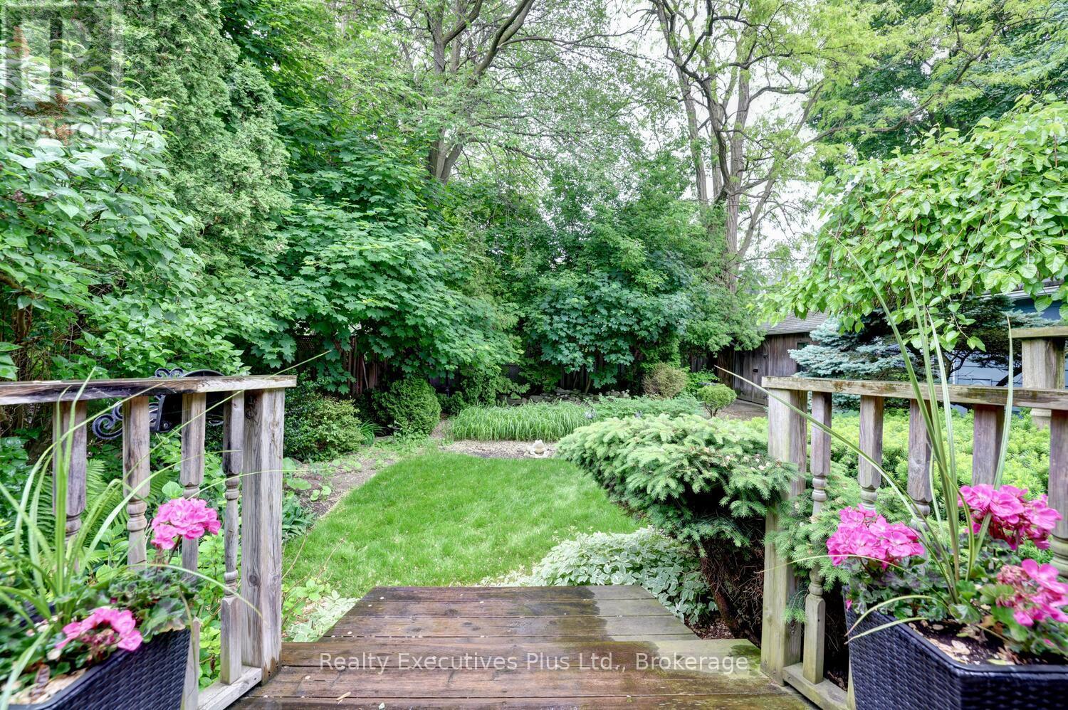 322 Pine Avenue, Oakville, Ontario  L6J 2J9 - Photo 37 - W12231803