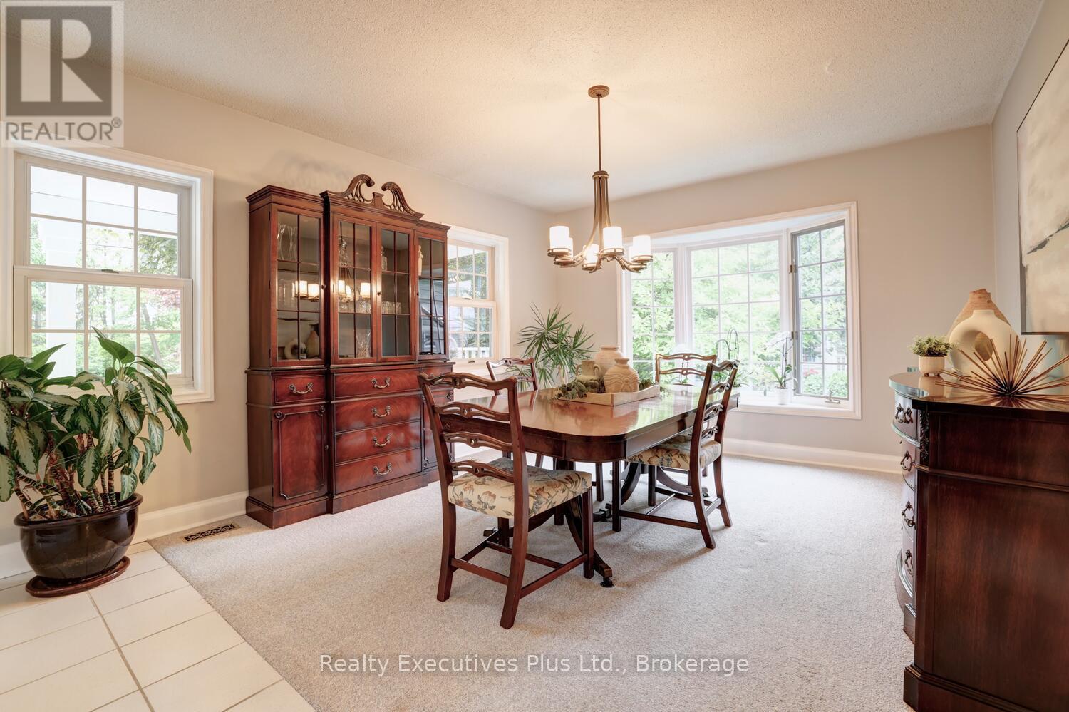322 Pine Avenue, Oakville, Ontario  L6J 2J9 - Photo 9 - W12231803