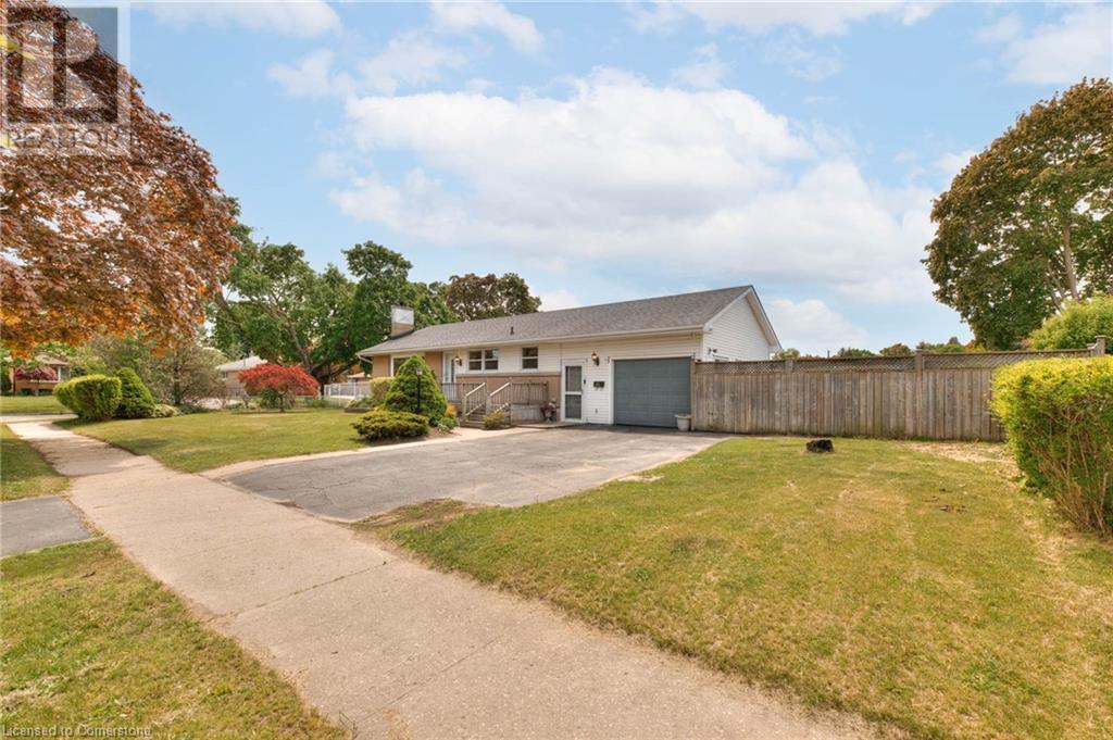 Property at 155 BYRON Avenue image 3