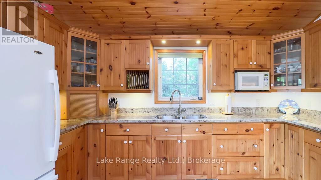 269 Huron Road, Huron-Kinloss, Ontario  N2Z 2X3 - Photo 8 - X12231685