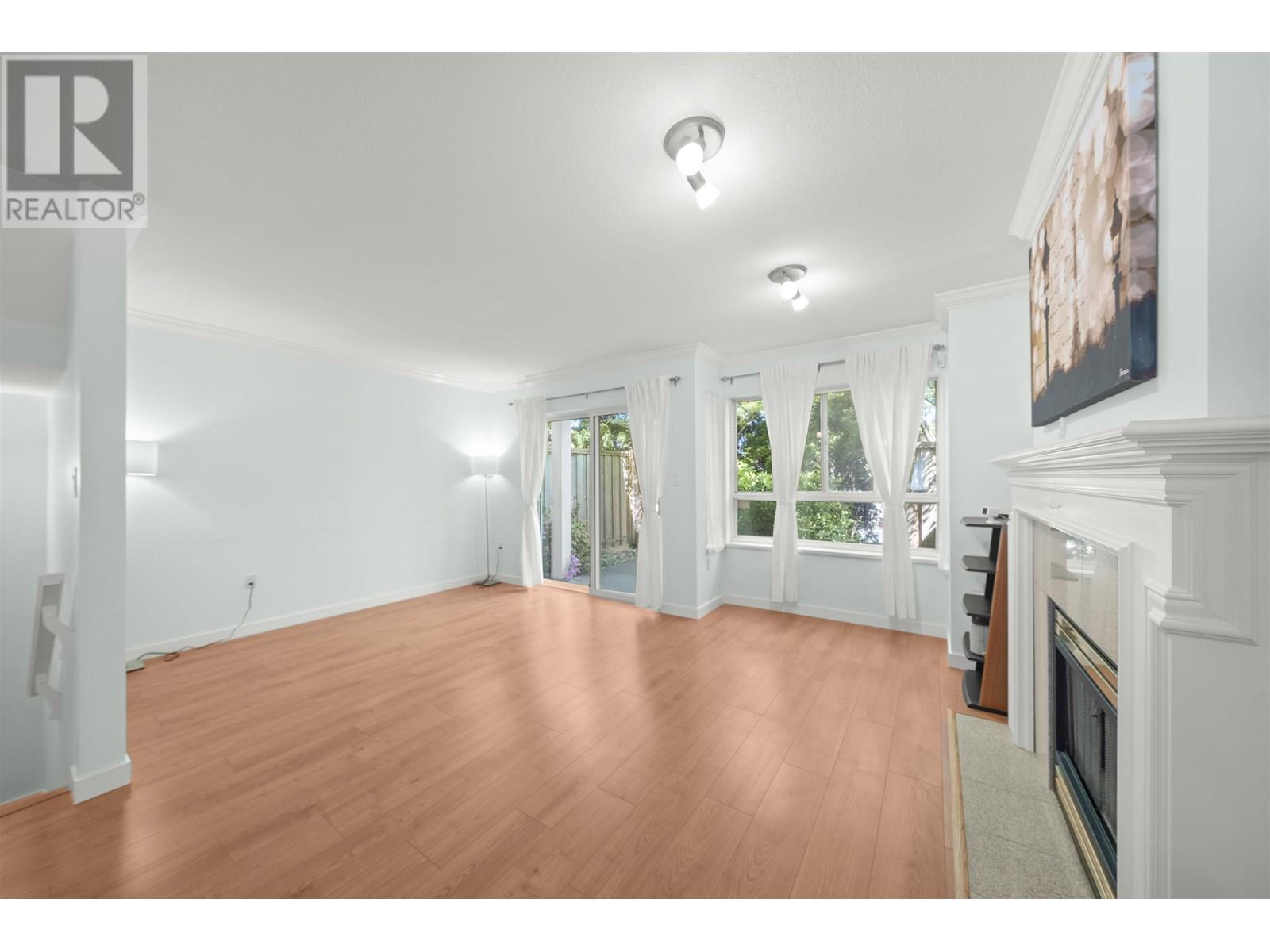 Property at 3 4238 BOND STREET image 5