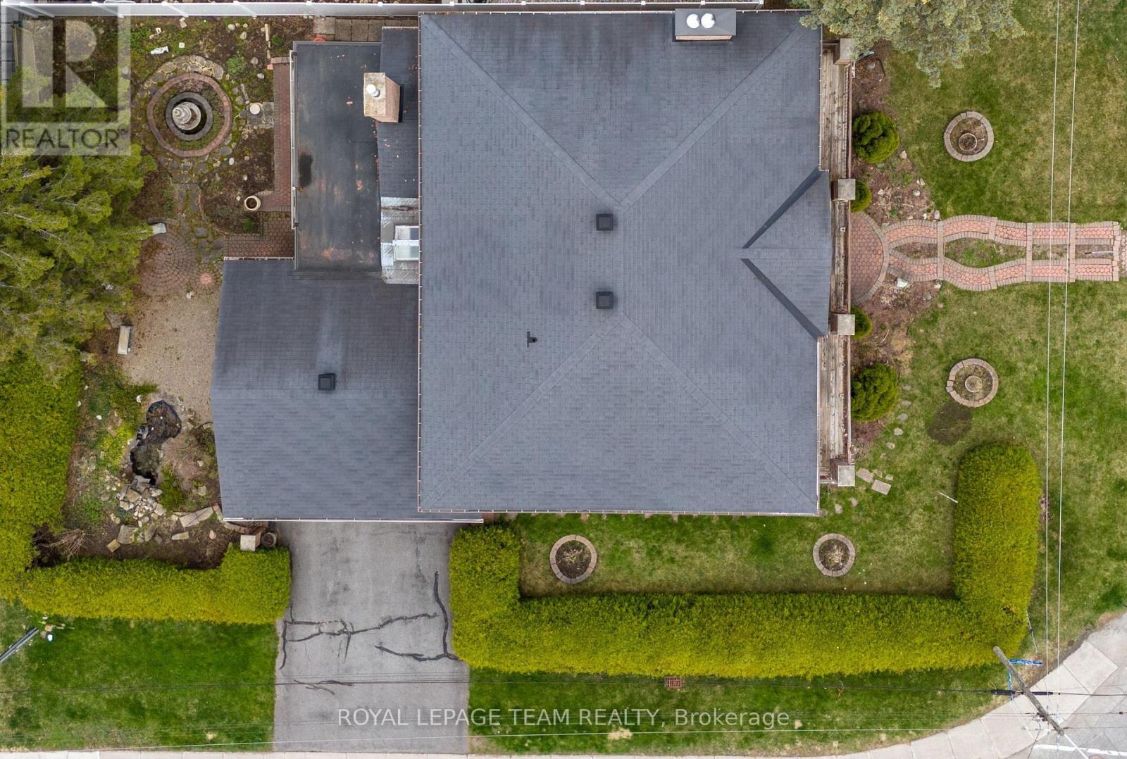 Property at 44 SYCAMORE DRIVE image 3