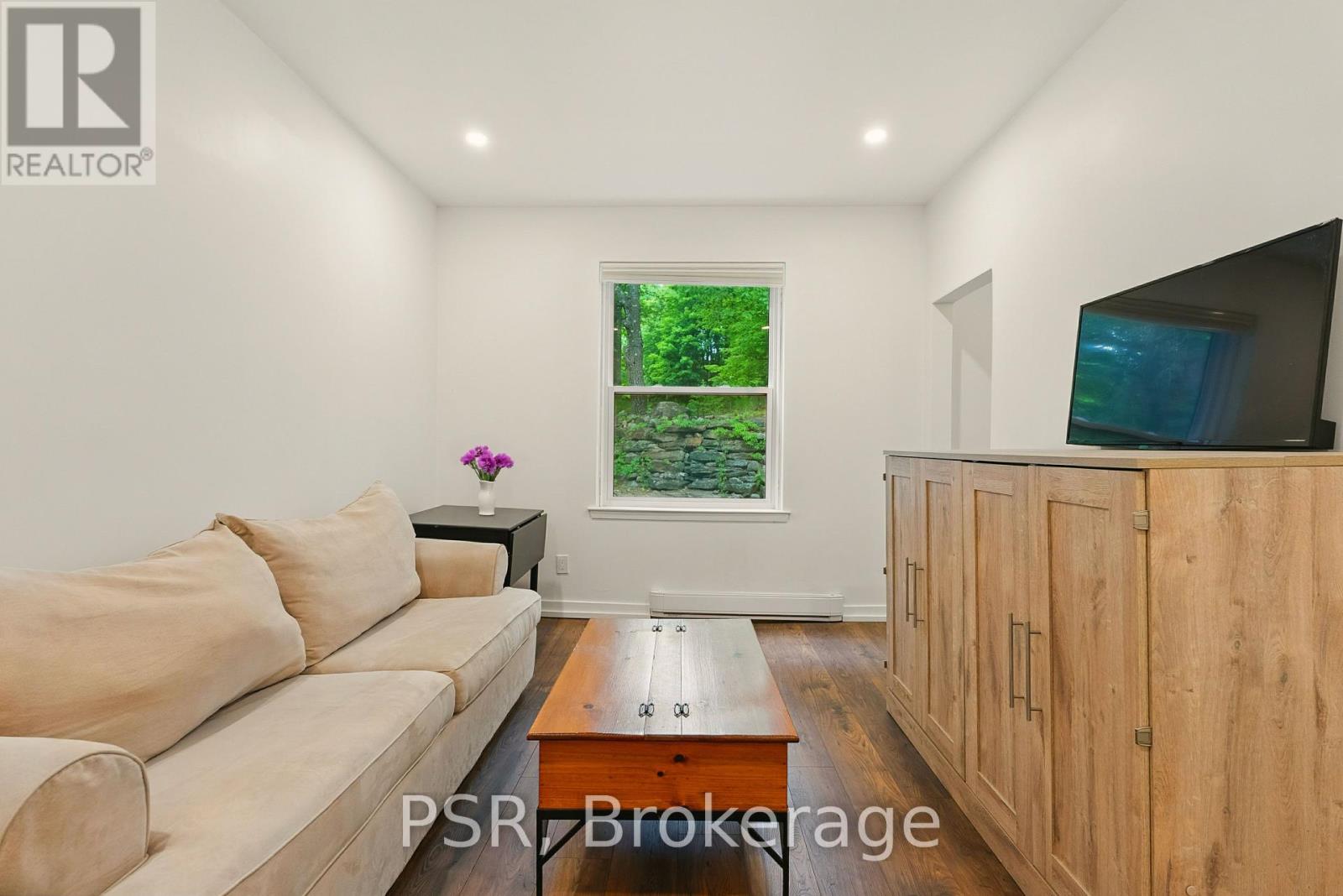 117 - 12 Bigwin Island, Lake Of Bays (Franklin), Ontario  P0B 1A0 - Photo 1 - X12220338
