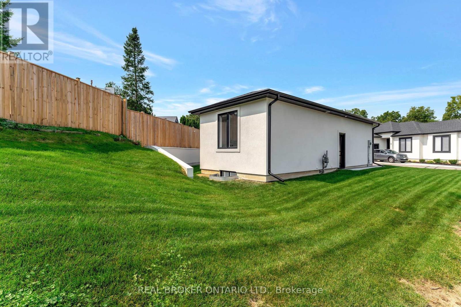 6 - 5 John Pound Road, Tillsonburg, Ontario  N4G 5X3 - Photo 33 - X12154392