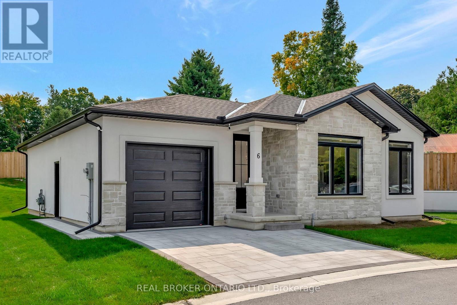 6 - 5 John Pound Road, Tillsonburg, Ontario  N4G 5X3 - Photo 2 - X12154392