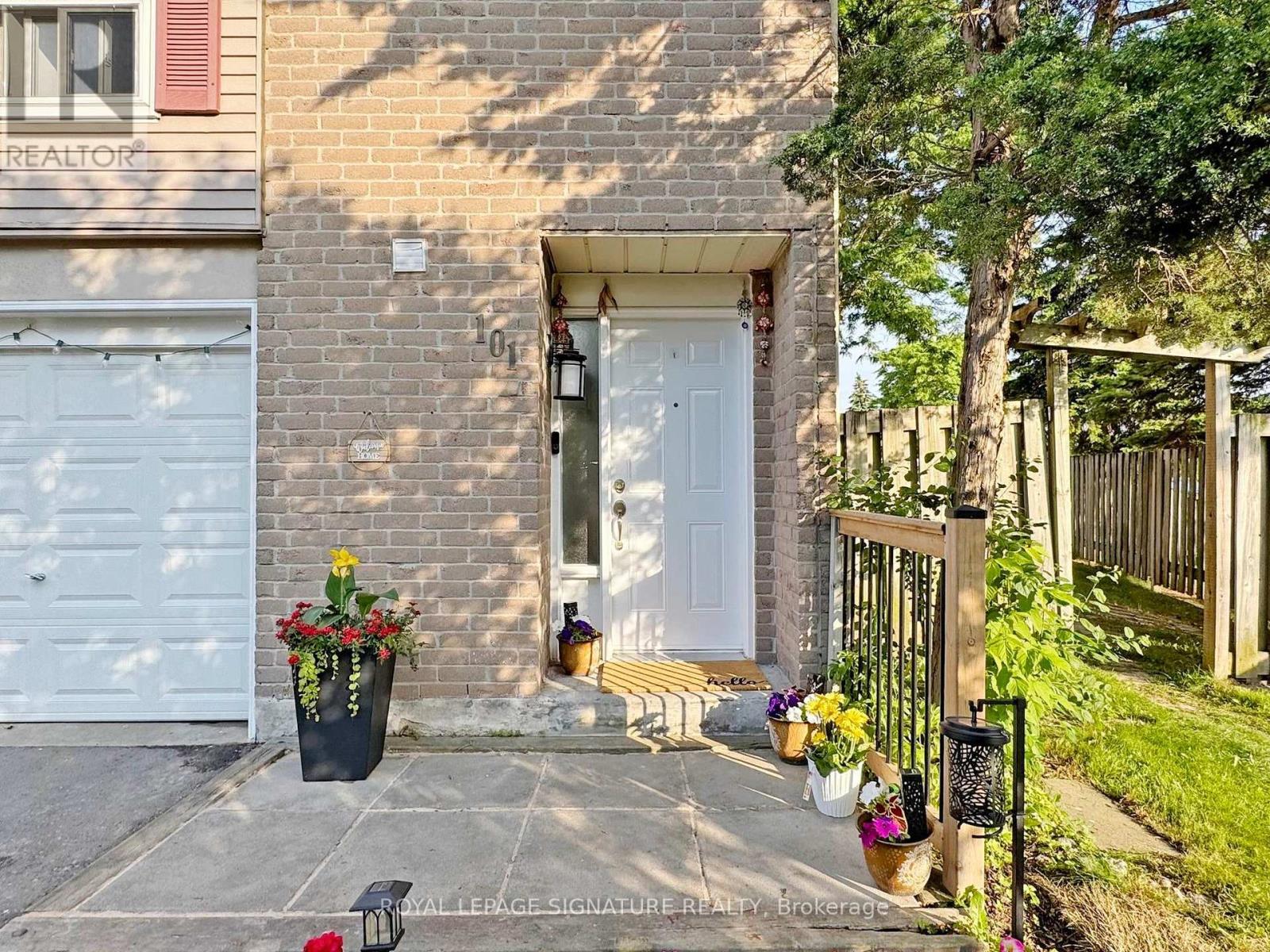 Property at 101 - 1133 RITSON ROAD N image 4