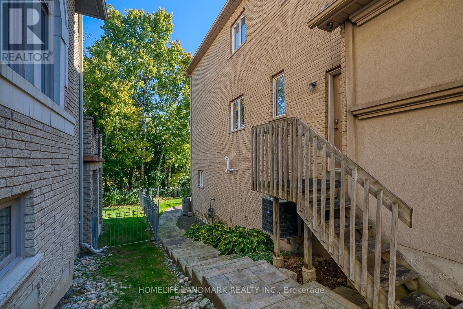 9 Chantilly Crescent, Richmond Hill, Ontario  L4C 0K1 - Photo 33 - N12231652