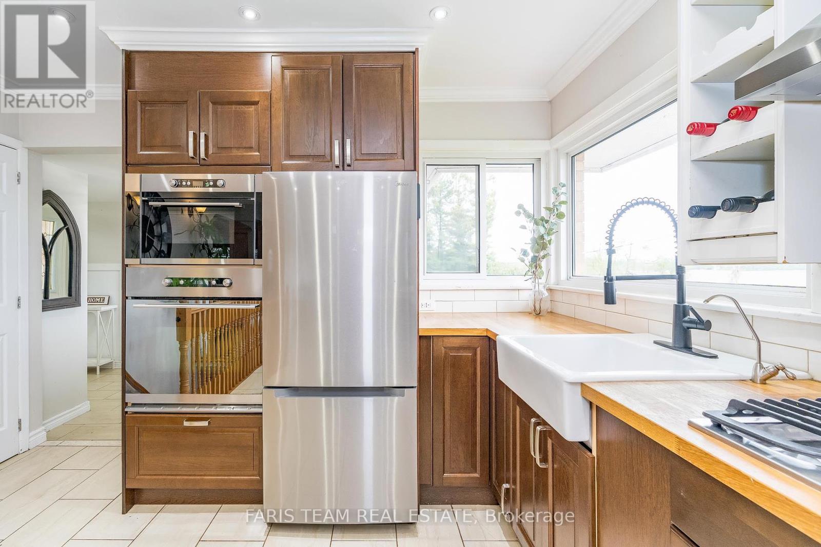 Property at 2088 KILLARNEY BEACH ROAD image 4