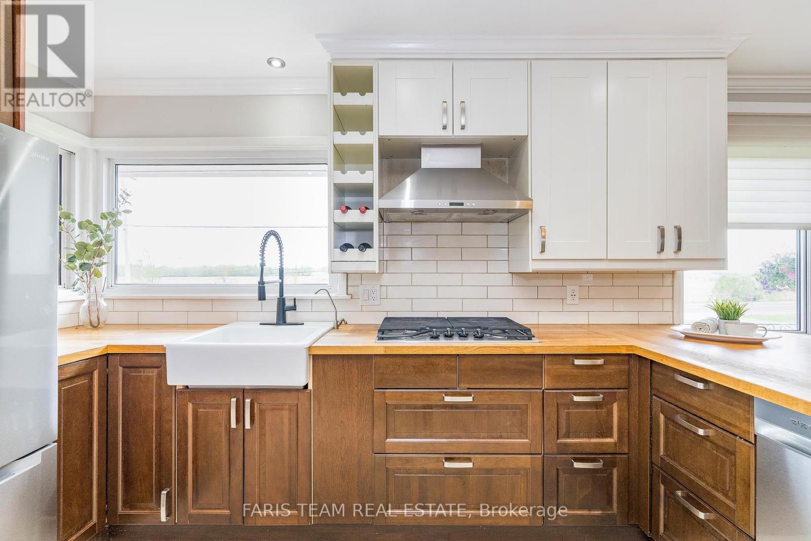 Property at 2088 KILLARNEY BEACH ROAD image 5