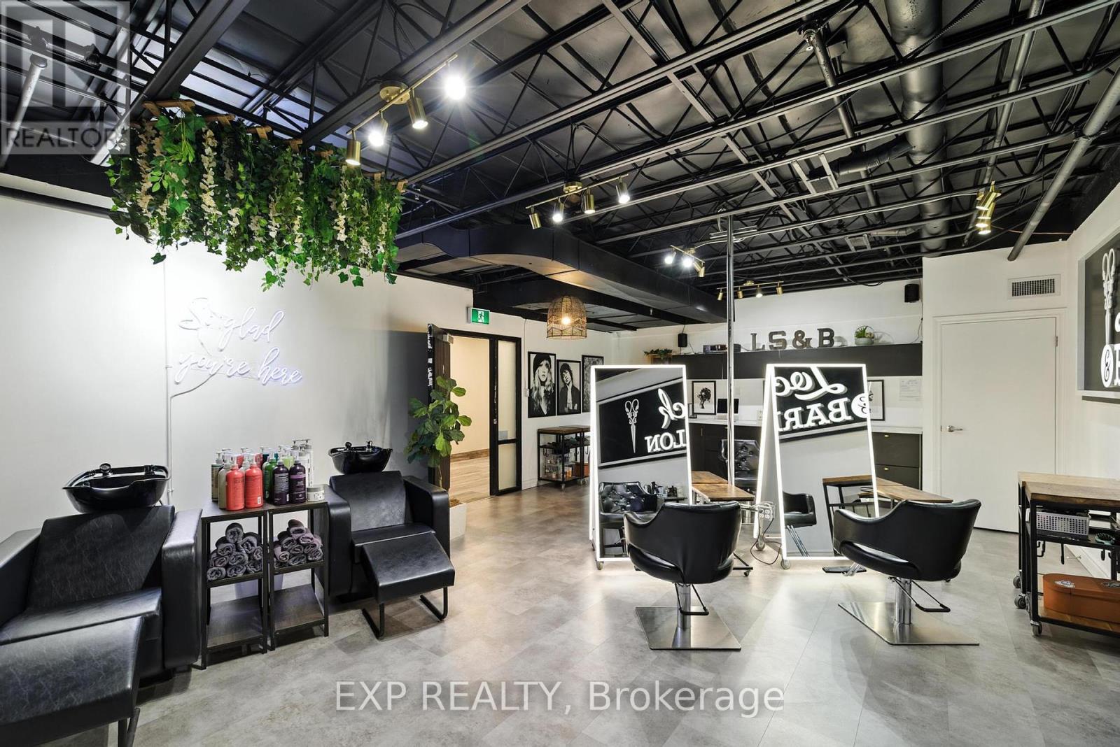 102 - 690 Belmont Avenue, Kitchener, Ontario  N2M 1N6 - Photo 3 - X12231616