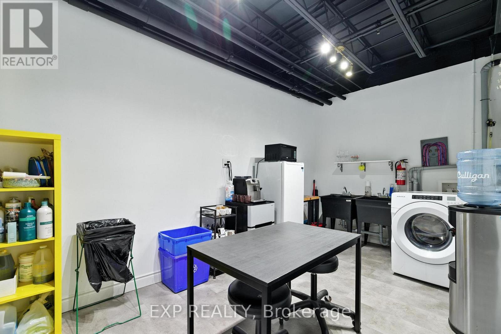 102 - 690 Belmont Avenue, Kitchener, Ontario  N2M 1N6 - Photo 9 - X12231616